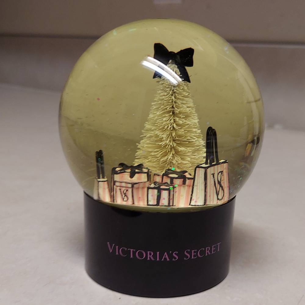 VS Limited Edition SnowGlobe